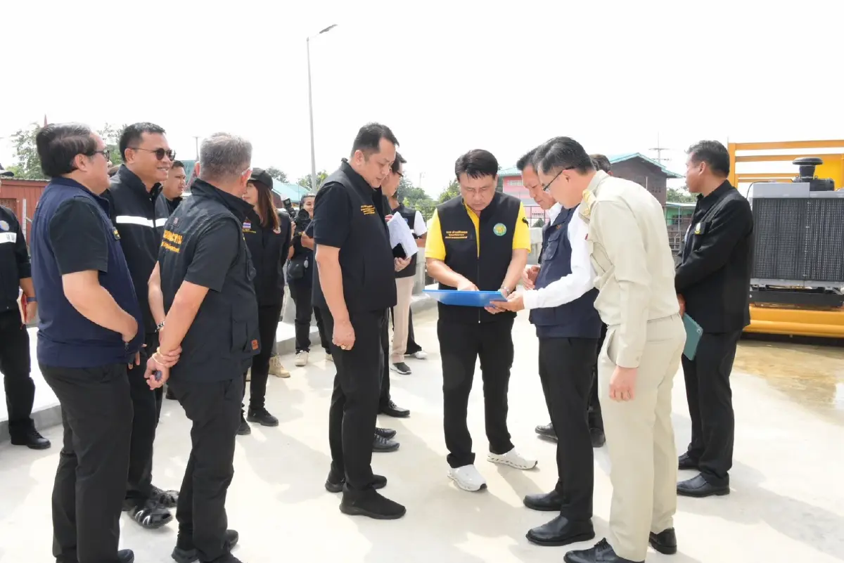 รมช. “นเรศ” ลงพื้นที่ติดตามน้ำท่วมเจ้าพระยา เร่งบูรณาการช่วยเหลือประชาชน