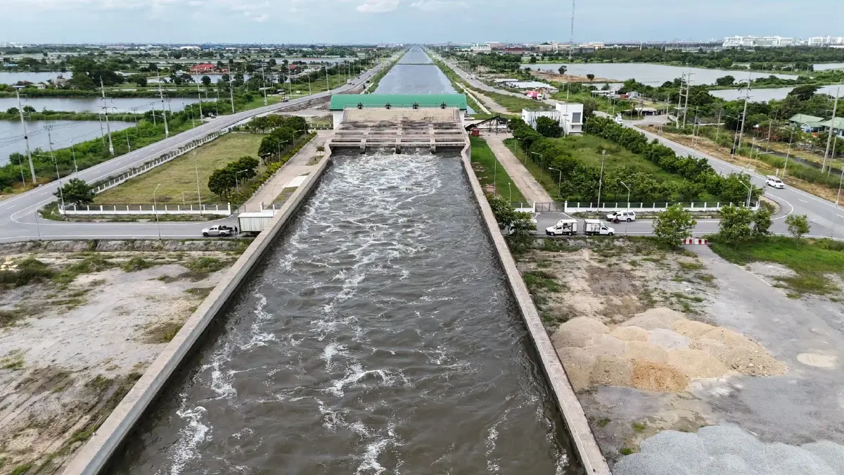 อยุธยา–อินทร์บุรีถูกน้ำดัน 2,900 ลบ.ม./วินาที เสี่ยงคันแตกสูง