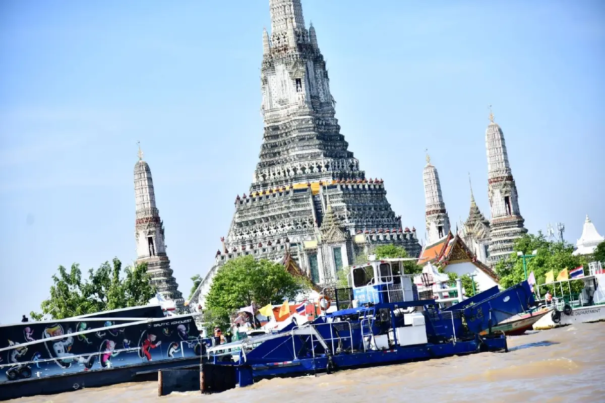 กทม.เร่งกำจัดผักตบชวาเจ้าพระยา หลังขยะลอยน้ำพุ่ง 9 ตันต่อวัน