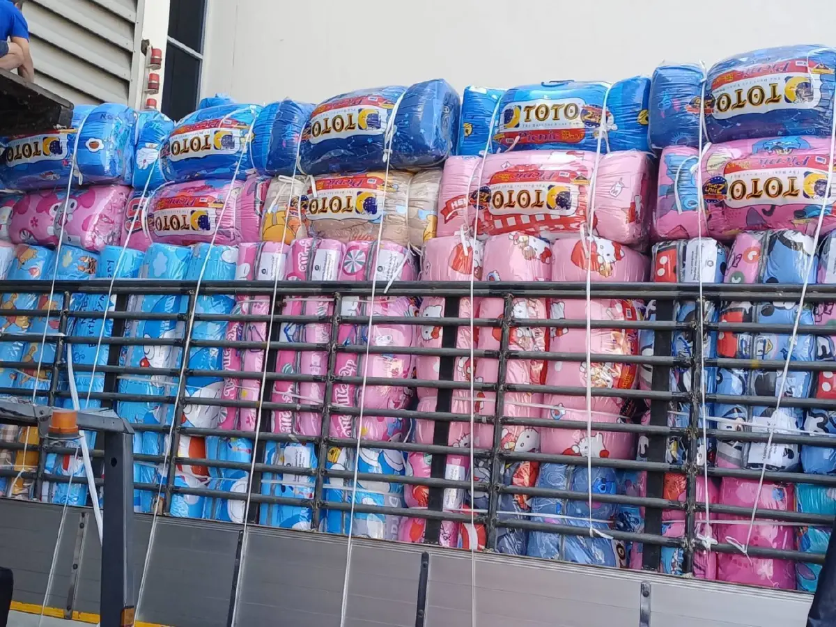 'สุดารัตน์' นำทีมไทยสร้างไทย ปล่อยคาราวานช่วยน้ำท่วมใต้