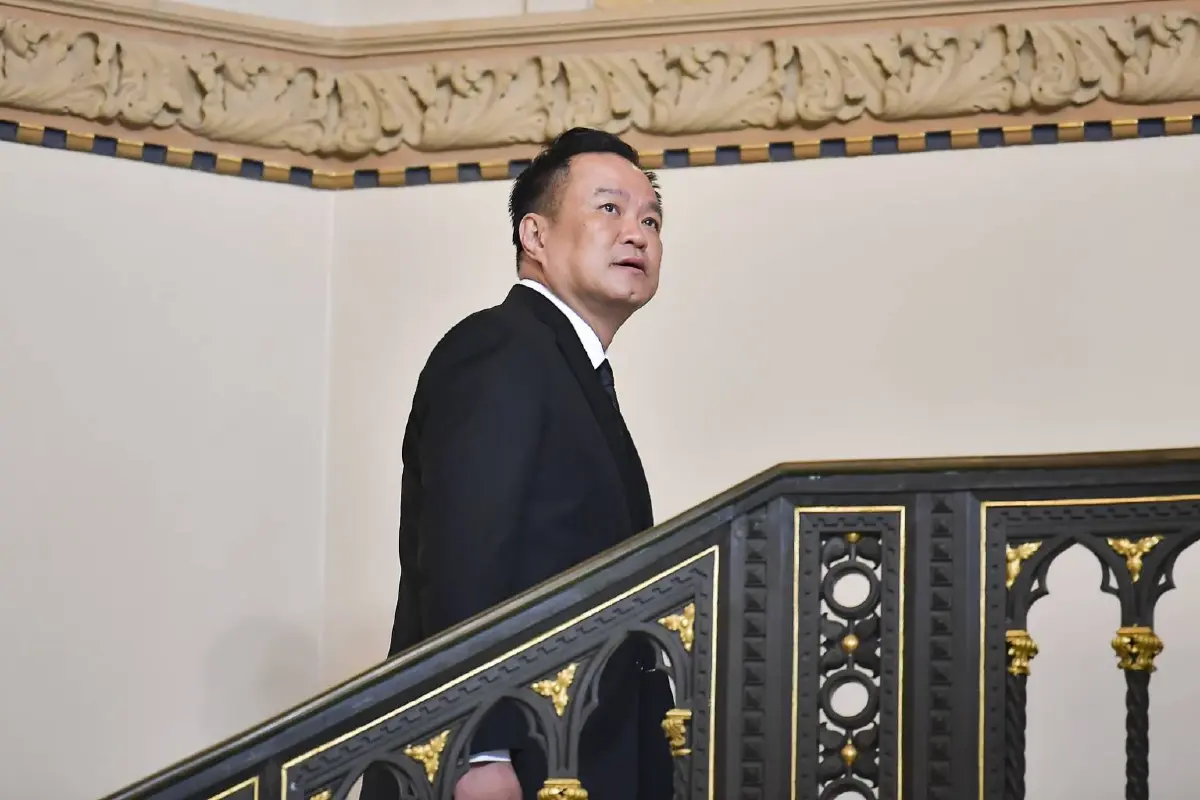 นายกฯอนุทินบนทางแยกอำนาจ: ชาตินิยมพุ่งสูง–สัญญาณยุบสภา