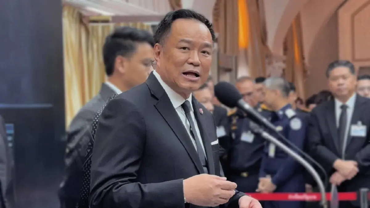 นายอนุทิน ชาญวีรกูล นายกรัฐมนตรีและรัฐมนตรีว่าการกระทรวงมหาดไทย