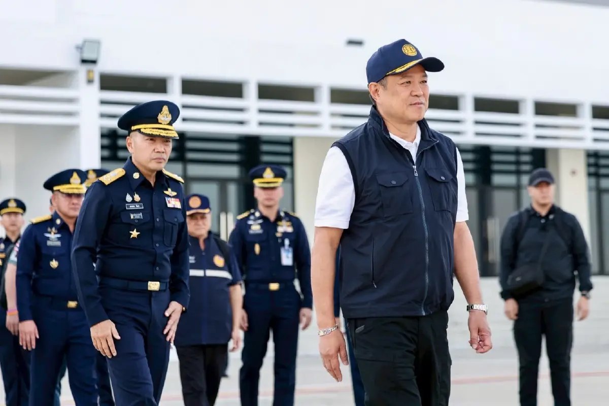 รัฐบาลอนุทินเผชิญสมรภูมิคู่ขนานเดิมพันยุบสภากลางวิกฤตน้ำท่วม