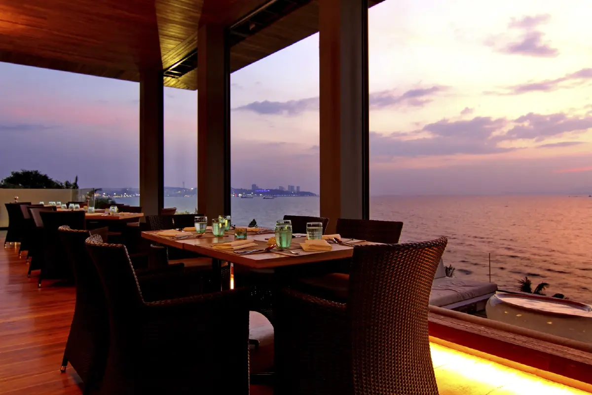 งานพลุพัทยา 2568: แสงแห่งความจงรักภักดี สถิตในใจนิรันดร์