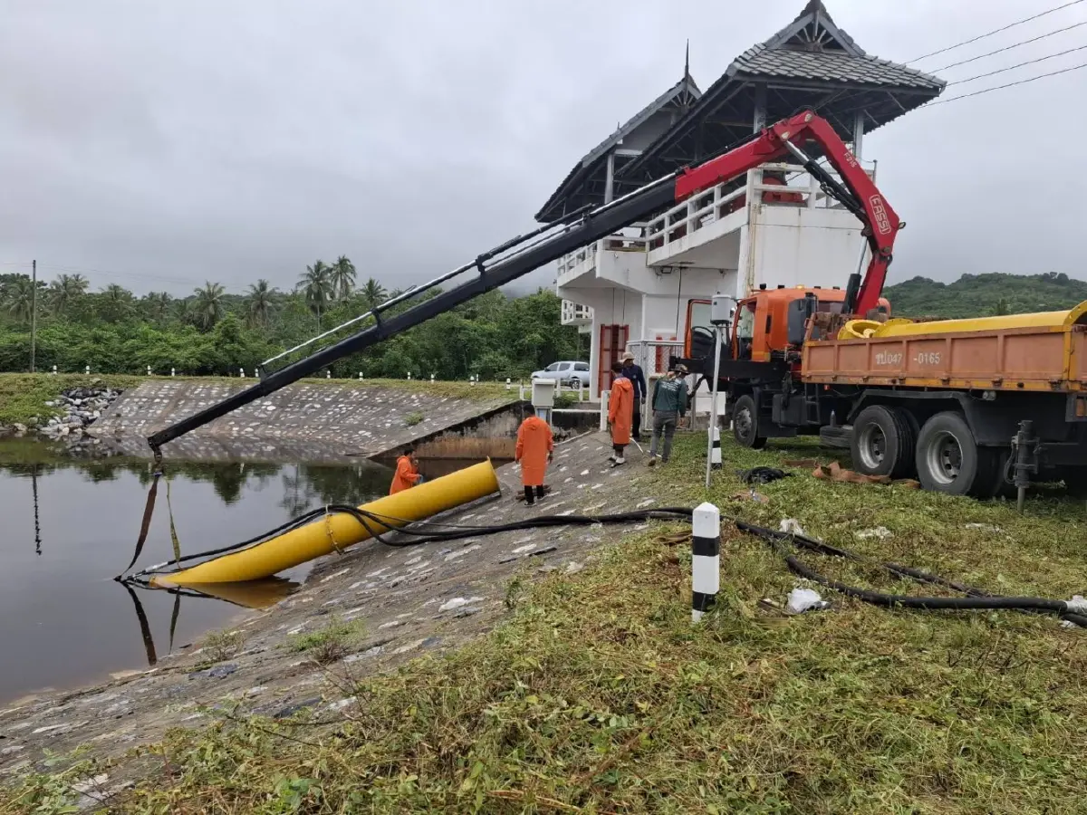 กรมชลฯ เฝ้าระวังฝนใต้เข้ม ระดมเจ้าหน้าที่–เครื่องจักร พร้อมรับมือสถานการณ์