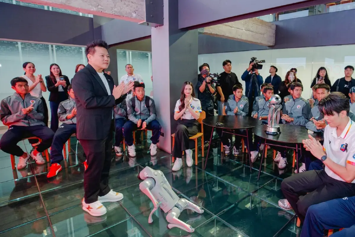 ทรู เปิดบ้านต้อนรับทีมฟุตบอลเยาวชน “หมอนทอง-อบจ.ชัยนาท” อัพประสบการณ์ดิจิทัล 5G