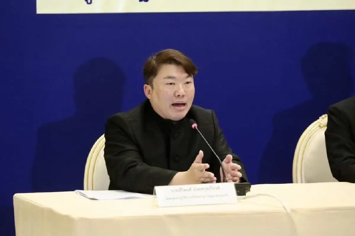 นายสิริพงศ์ อังคสกุลเกียรติ โฆษกประจำสำนักนายกรัฐมนตรี 