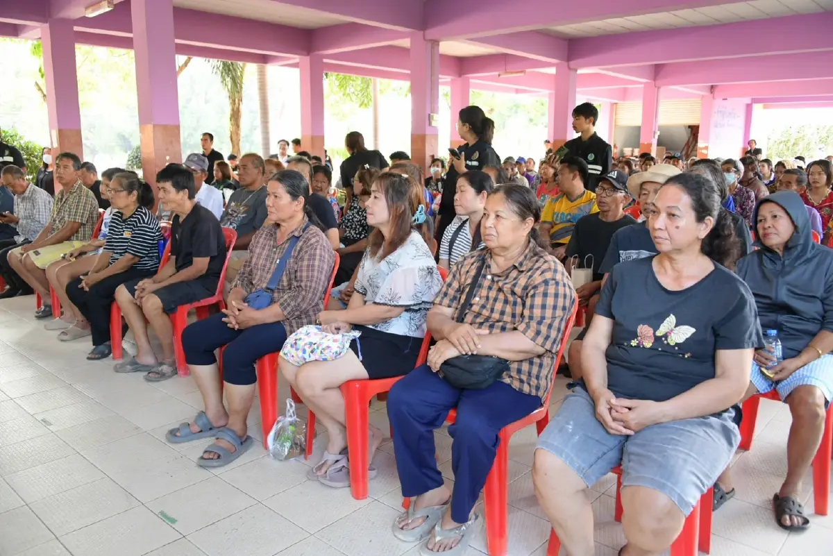 รมช. “นเรศ” ลงพื้นที่ติดตามน้ำท่วมเจ้าพระยา เร่งบูรณาการช่วยเหลือประชาชน