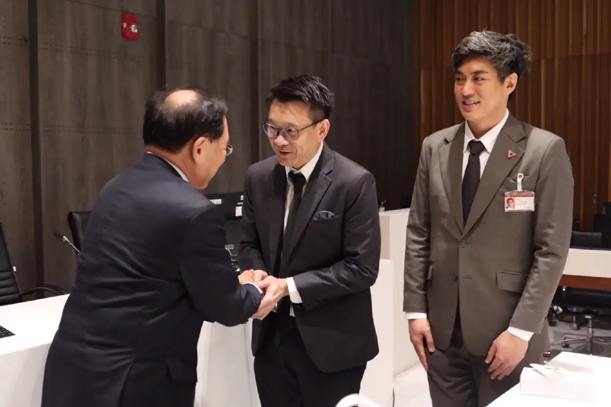 แคนดิเดตนายกฯ 'พรรคประชาชน' พบสมาคมนักธุรกิจญี่ปุ่น หวังสร้างพันธมิตร