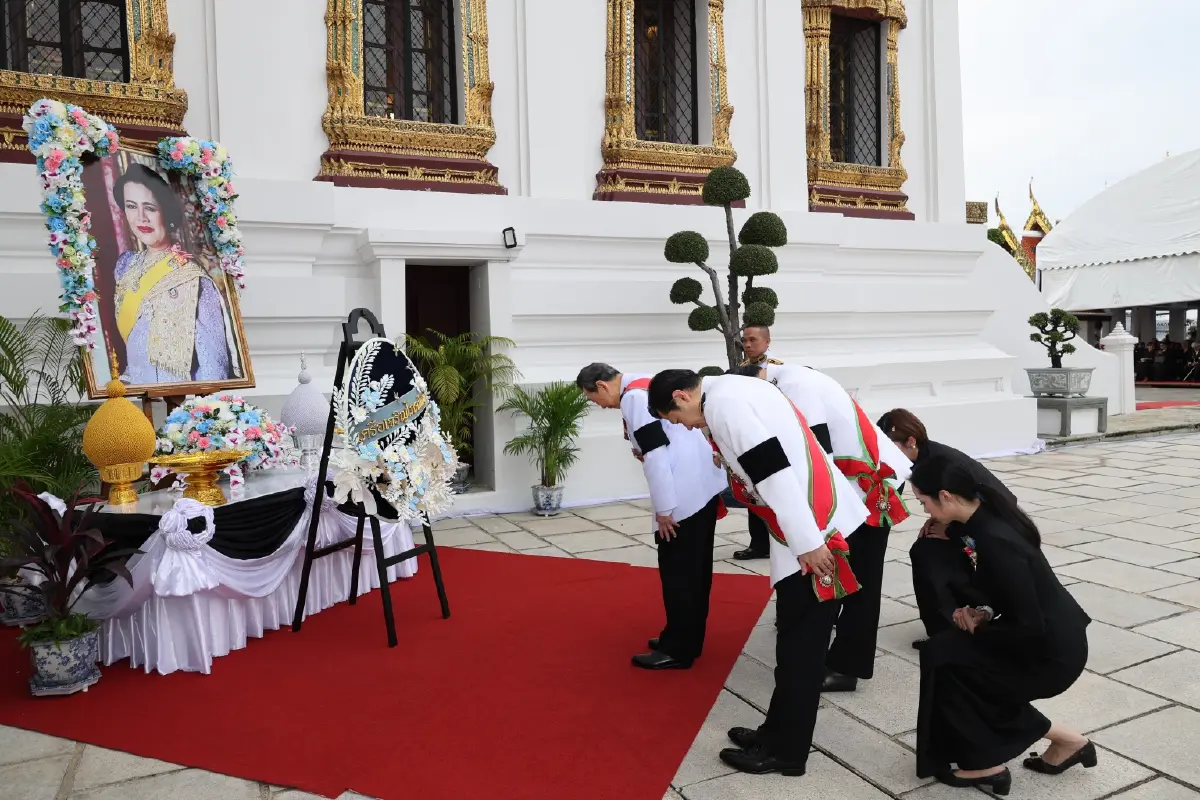 เครือซีพีน้อมถวายพวงมาลารำลึกในพระมหากรุณาธิคุณ 'พระพันปีหลวง'