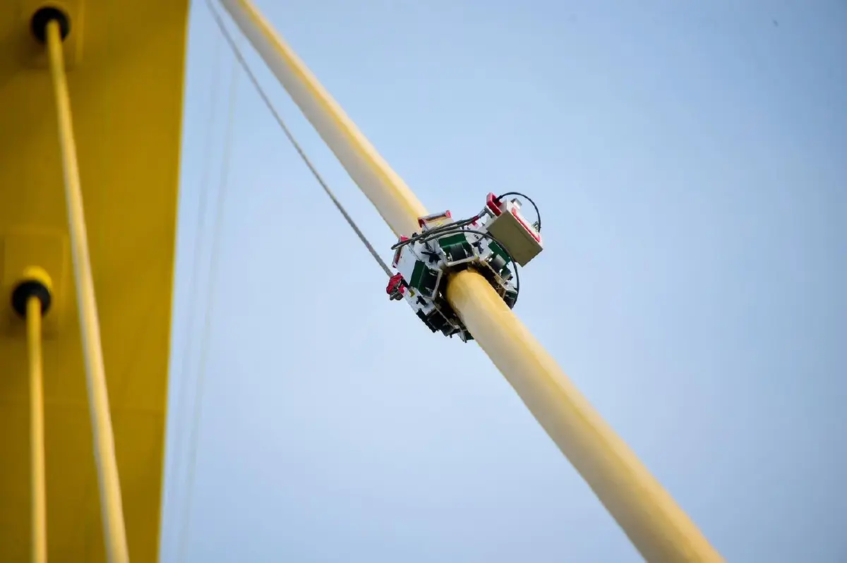 กทพ. ใช้หุ่นยนต์ RMI ตรวจสอบสายเคเบิลสะพานพระราม 9 ก่อนซ่อมใหญ่