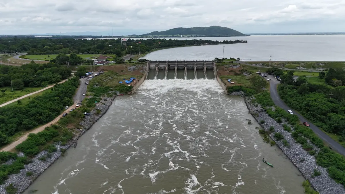 เขื่อนป่าสักชลสิทธิ์ เตรียมทยอยปรับเพิ่มระบายน้ำ หลังฝนตกต่อเนื่องเหนือเขื่อน