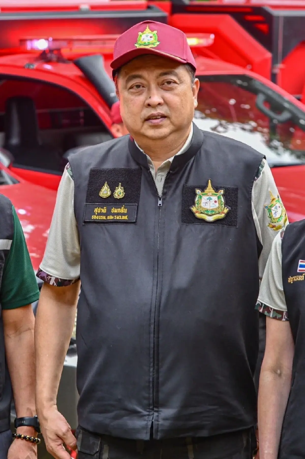 "รองนายกฯ สุชาติ" ห่วงใยประชาชนประสบอุทกภัย จ.สงขลา สั่งการกรมทรัพยากรน้ำบาดาลเร่งสนับสนุนน้ำดื่มสะอาดบรรจุขวด