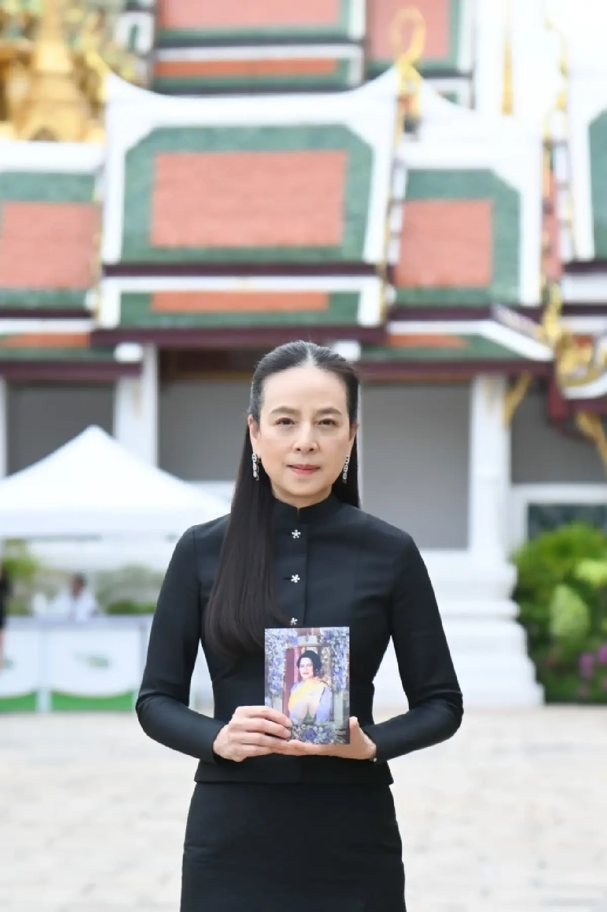 เมืองไทยประกันภัย เข้าถวายสักการะพระบรมศพและลงนามถวายความอาลัยแด่สมเด็จพระพันปีหลวง