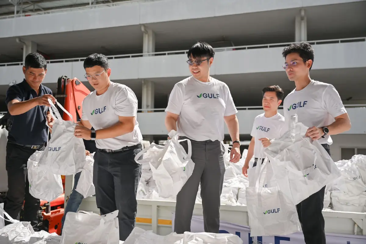 GULF จับมือ ทอ. ระดมทีมอาสา ส่งมอบถุงยังชีพช่วยผู้ประสบภัยน้ำท่วมภาคใต้