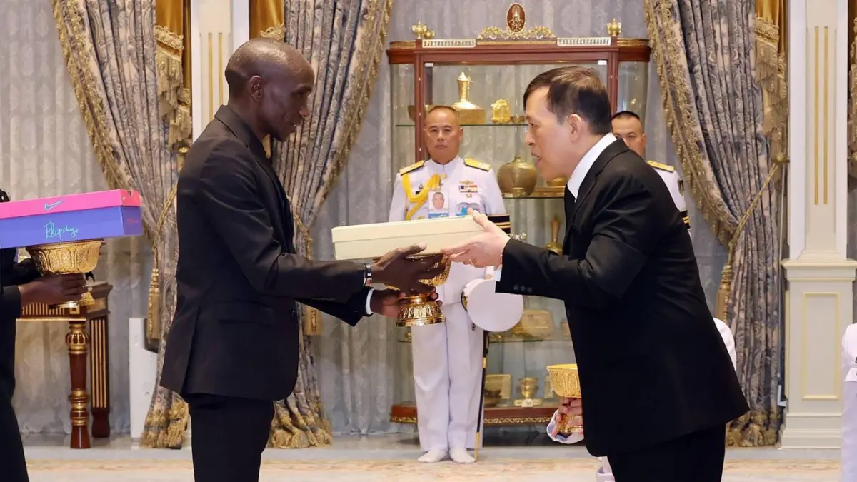 ในหลวง-พระราชินี พระราชทานพระบรมราชวโรกาสให้ ‘คิปโชเก้’ เข้าเฝ้าฯ