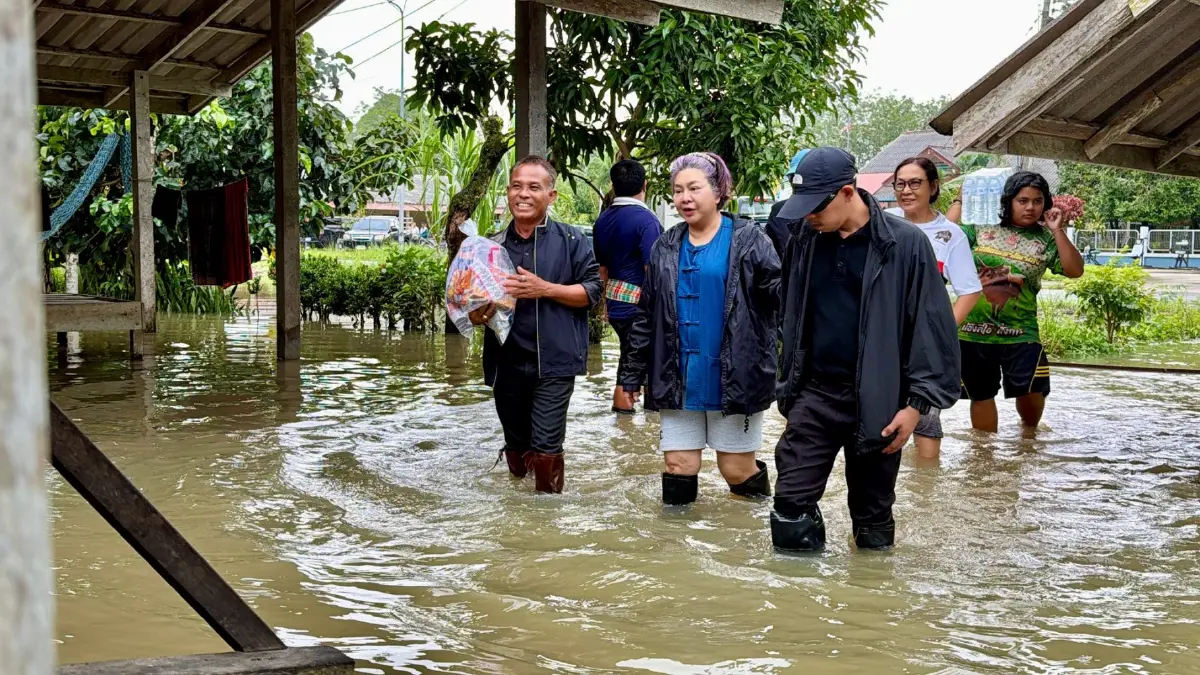 ดร.นาที ลงพื้นที่ช่วยเหลือผู้ประสบภัยน้ำท่วม จังหวัดพัทลุง