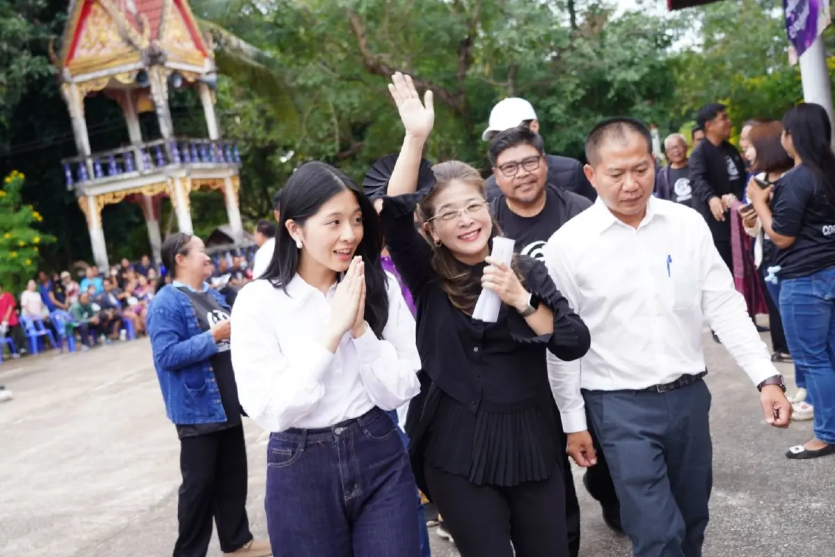 “สุดารัตน์” ควง “น้องเจนนี่” นำทีมไทยสร้างไทย ลุยอีสาน เปิดตัวผู้สมัคร