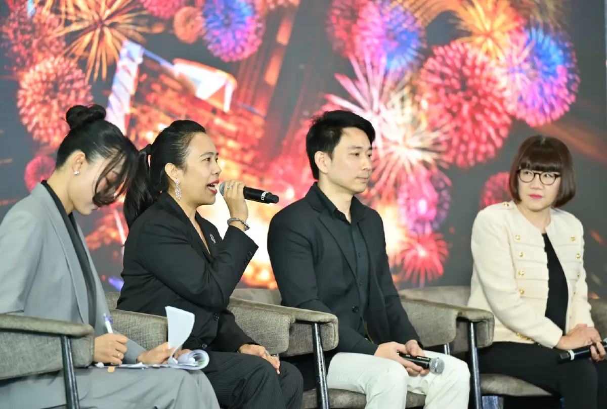 ไอคอนสยามฉลอง 7 ปี! มาร์ค ต้วน นำทัพศิลปินดัง เคานต์ดาวน์ริมเจ้าพระยา