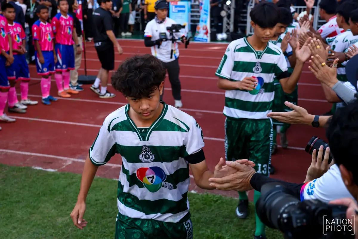 คำถามถึงสมาคมฯ ทำไม "รถขนฝัน" หมอนทองวิทยา คือหลักฐานความล้มเหลวของบอลไทย ?