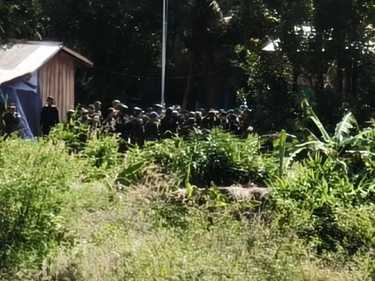 "ทหารกัมพูชา" จุดประทัดโยนใส่ฝั่งไทย ทำคณะผู้สังเกตการณ์เข้าใจผิด