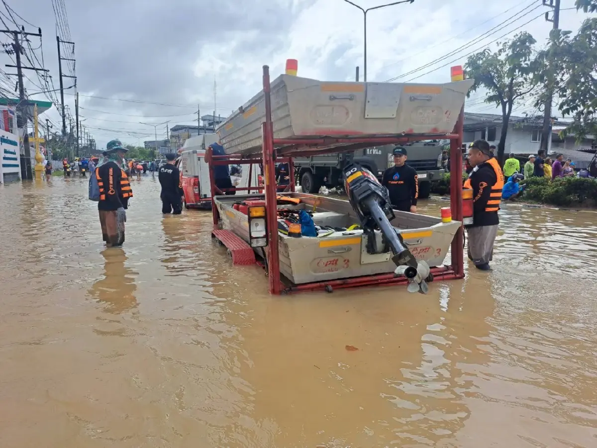 ปตท. เร่งส่งความช่วยเหลือ เปิดศูนย์อำนวยการสถานการณ์อุทกภัยภาคใต้   พร้อมดูแลความมั่นคงพลังงาน