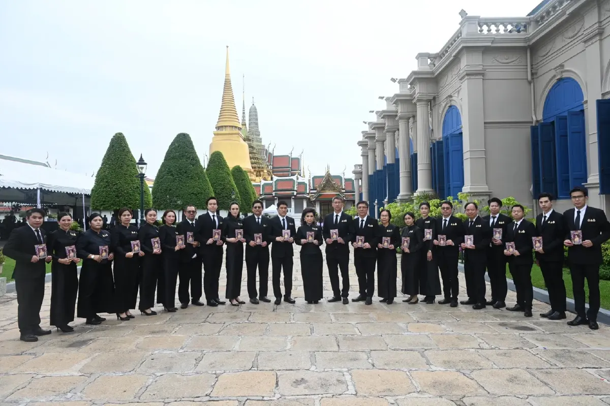 TOA ถวายสักการะพระบรมศพ-ลงนามอาลัย 'สมเด็จพระพันปีหลวง'