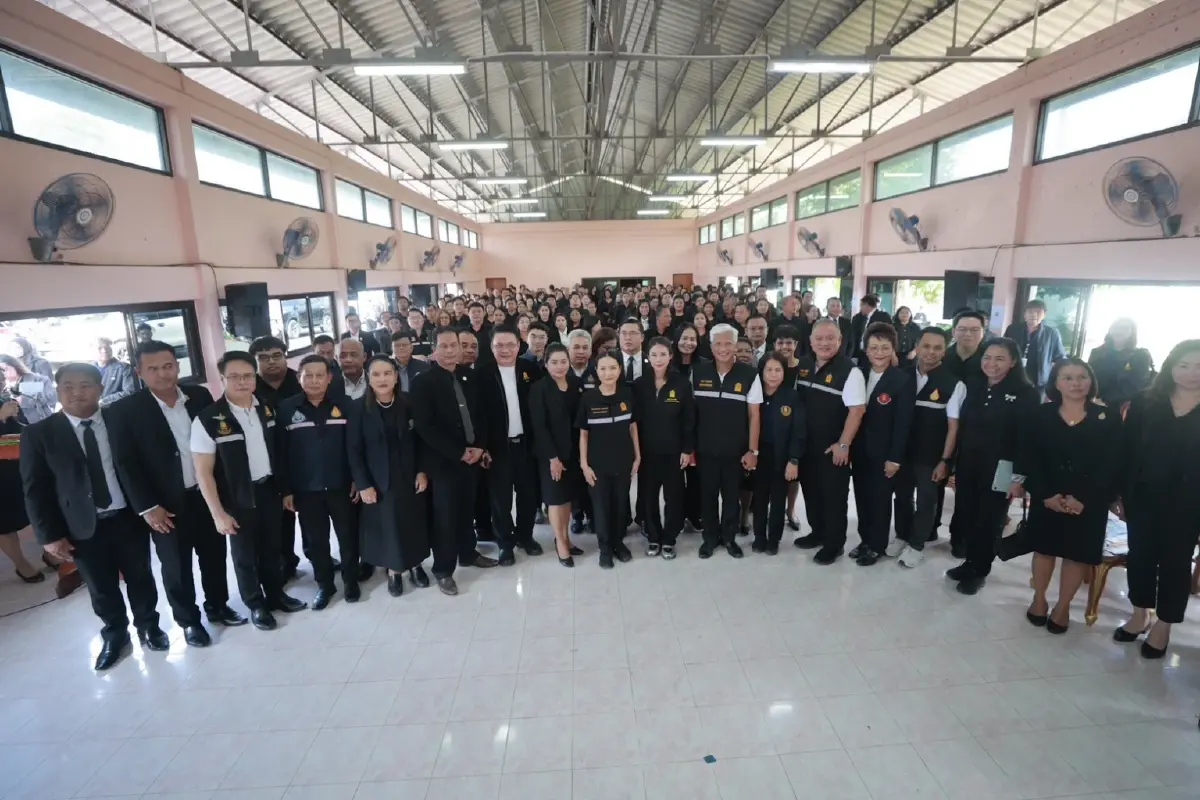 "รมว.นฤมล" บุกพัทลุงขับเคลื่อน ‘เรียนดี มีคุณธรรม’ แก้หนี้ครู 1 แสนล้าน ดอกเบี้ยเริ่ม 0% ลดภาระงาน