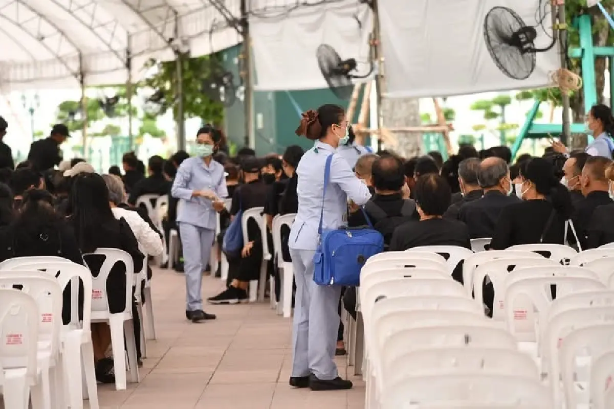 เปิดสายด่วน 1818 โทรฟรี! เสริมจุดชาร์จมือถือ-ขยายบริการแพทย์ รองรับประชาชนถวายสักการะ "พระพันปีหลวง"