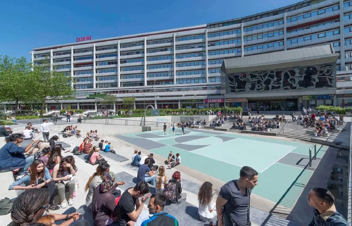 Water Squares หรือ Water Plaza ในเมือง ร็อตเตอร์ดัม 