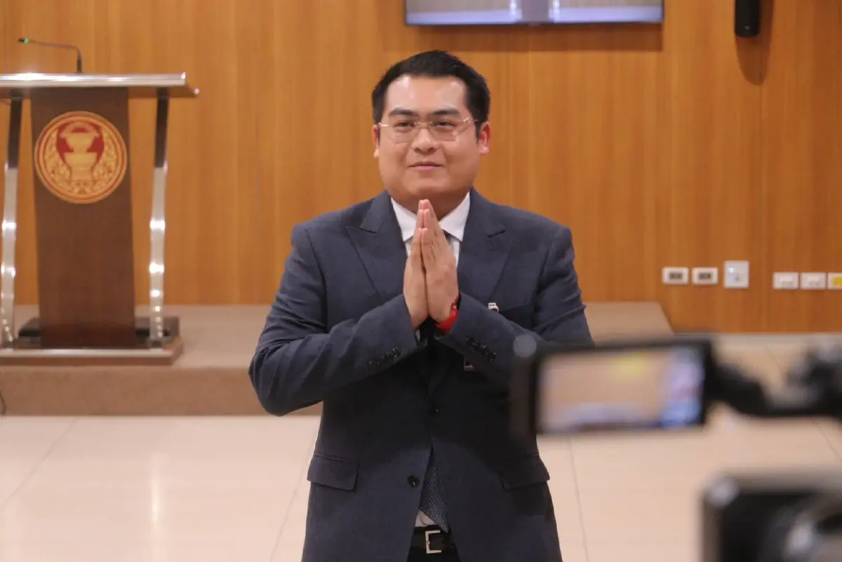 นายธนเดช เพ็งสุข สส.กรุงเทพ พรรคประชาชน