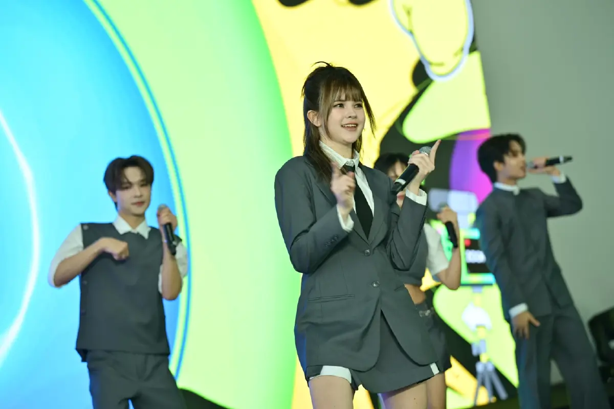 ไอคอนสยามฉลอง 7 ปี! มาร์ค ต้วน นำทัพศิลปินดัง เคานต์ดาวน์ริมเจ้าพระยา