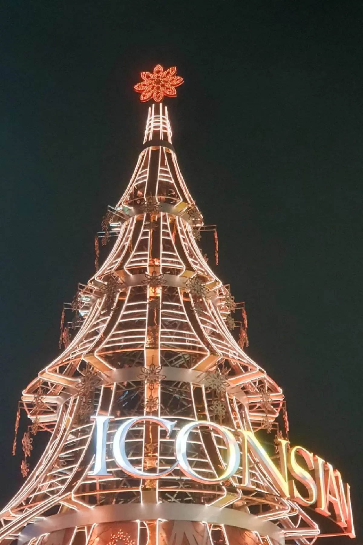 ไอคอนสยามจุดประกายสุขปลายปี! มหัศจรรย์แสงสี Thaiconic Lighting Symphony ริมเจ้าพระยา