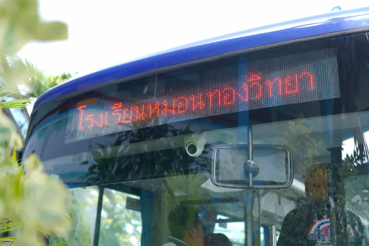 TSB ส่งมอบรถสานฝัน EV Bus สานฝันให้ 'หมอนทองวิทยา'