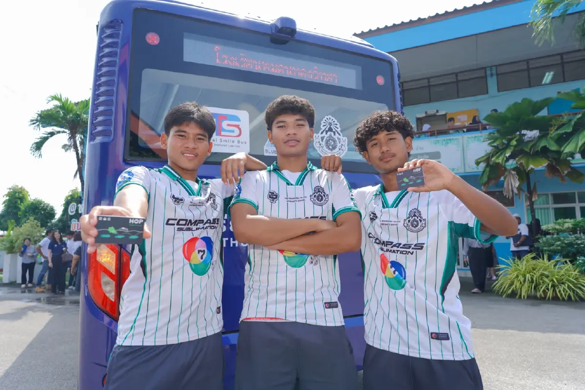 TSB ส่งมอบรถสานฝัน EV Bus สานฝันให้ 'หมอนทองวิทยา'