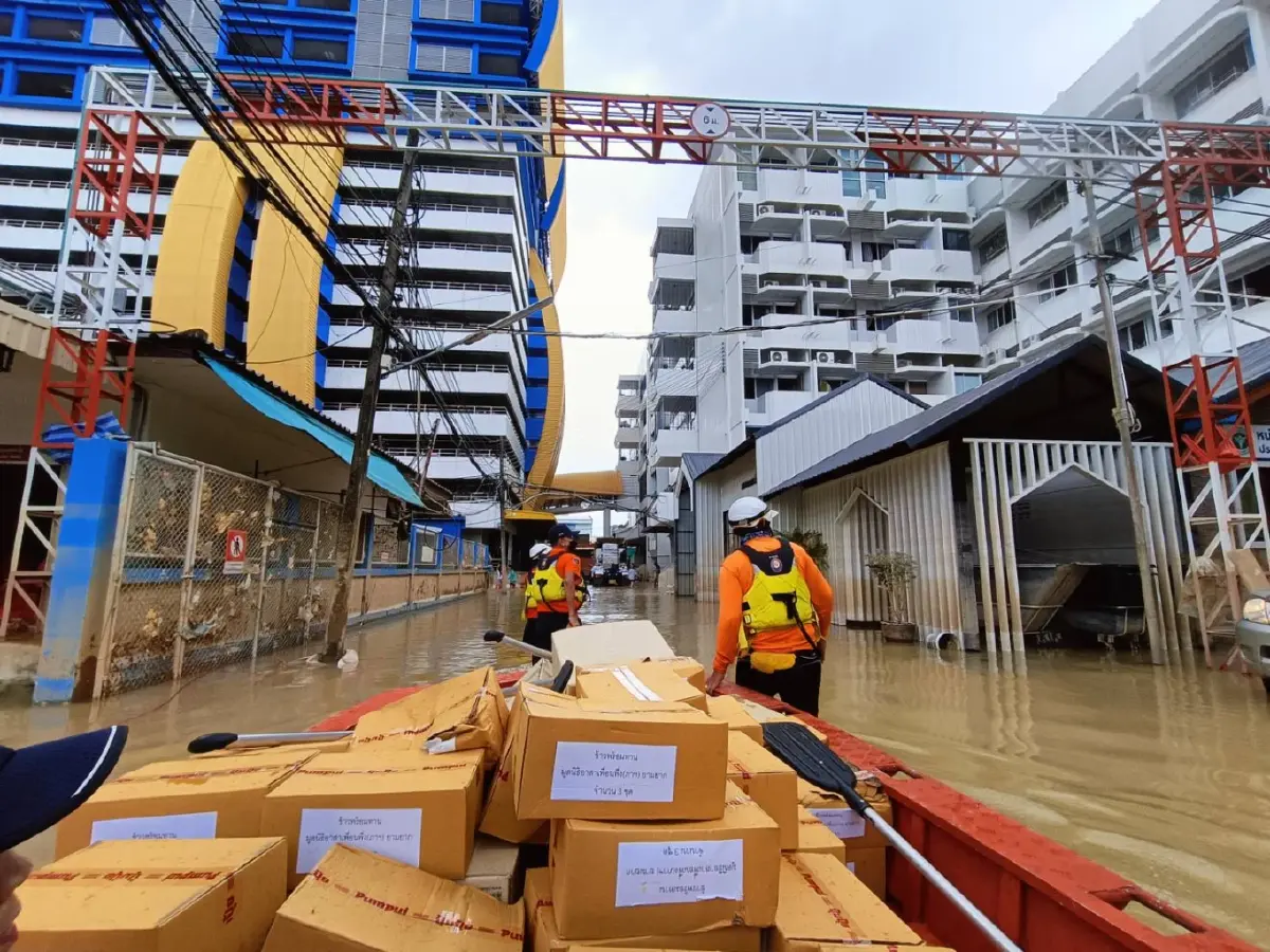 มูลนิธิอาสาเพื่อนพึ่ง (ภาฯ) ส่งอาหารพร้อมทาน 4,500 อิ่ม ถึง ร.พ. หาดใหญ่
