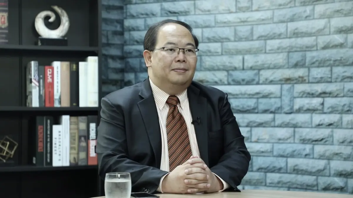 รศ.ยุทธพร อิสรชัย