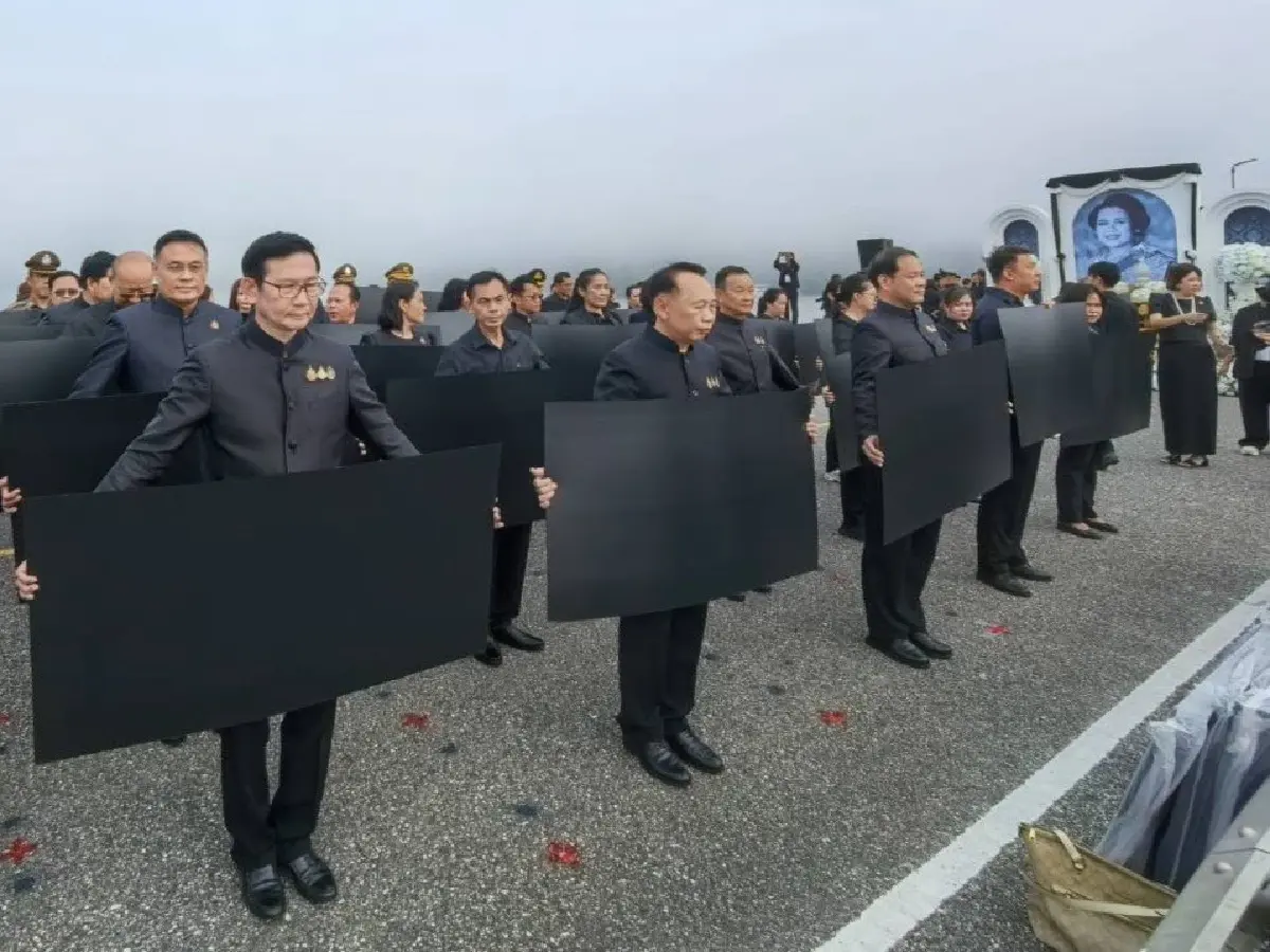 “รมว.อรรถพล” นำทีมพลังงาน และ กฟผ. ร่วมกับชาวอุตรดิตถ์ กว่า 1,000 คน จัดกิจกรรมน้อมถวายความอาลัย “พระพันปีหลวง” ณ เขื่อนสิริกิติ์