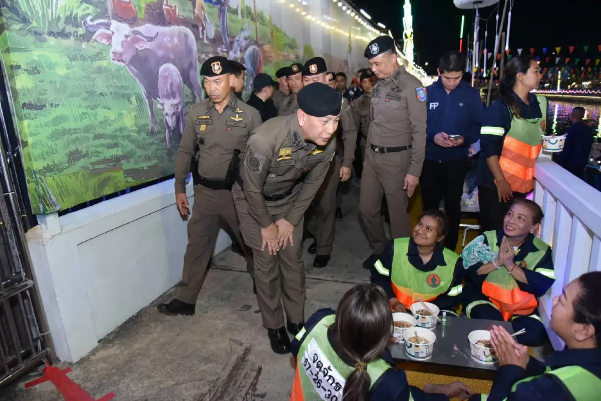 ผบ.ตร.ตรวจ "งานลอยกระทงคลองเปรมประชากร" กำชับเข้มความปลอดภัย