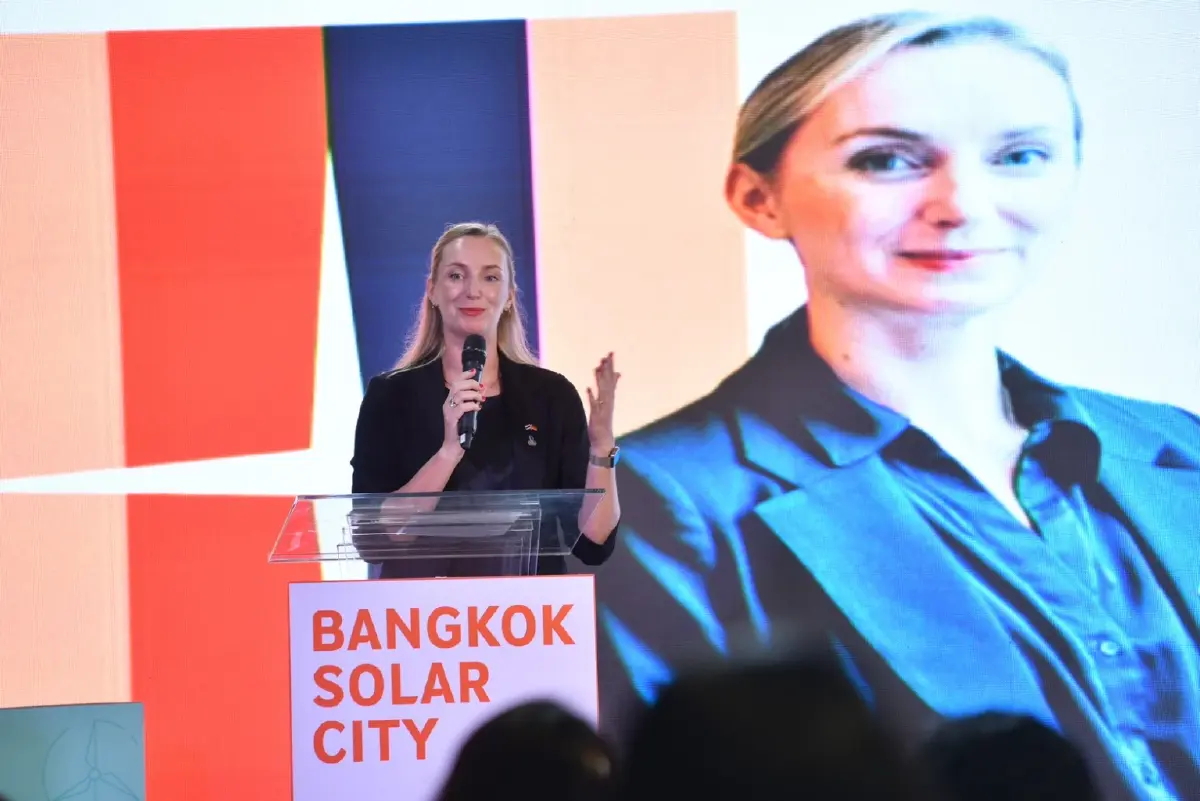 ชัชชาติ ชี้! กทม. ใช้ "ของฟรีคือแสงแดด" เร่งลดคาร์บอนสู่ Net Zero