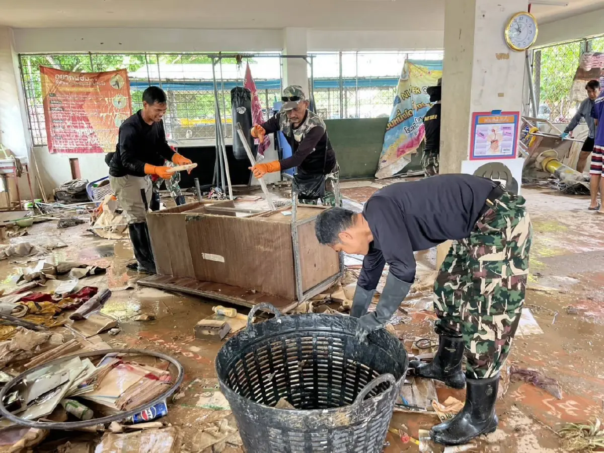 ผลปฏิบัติการ 'บิ๊กคลีนนิ่ง' สงขลา วันแรก! เก็บขยะได้กว่า 300 ตัน