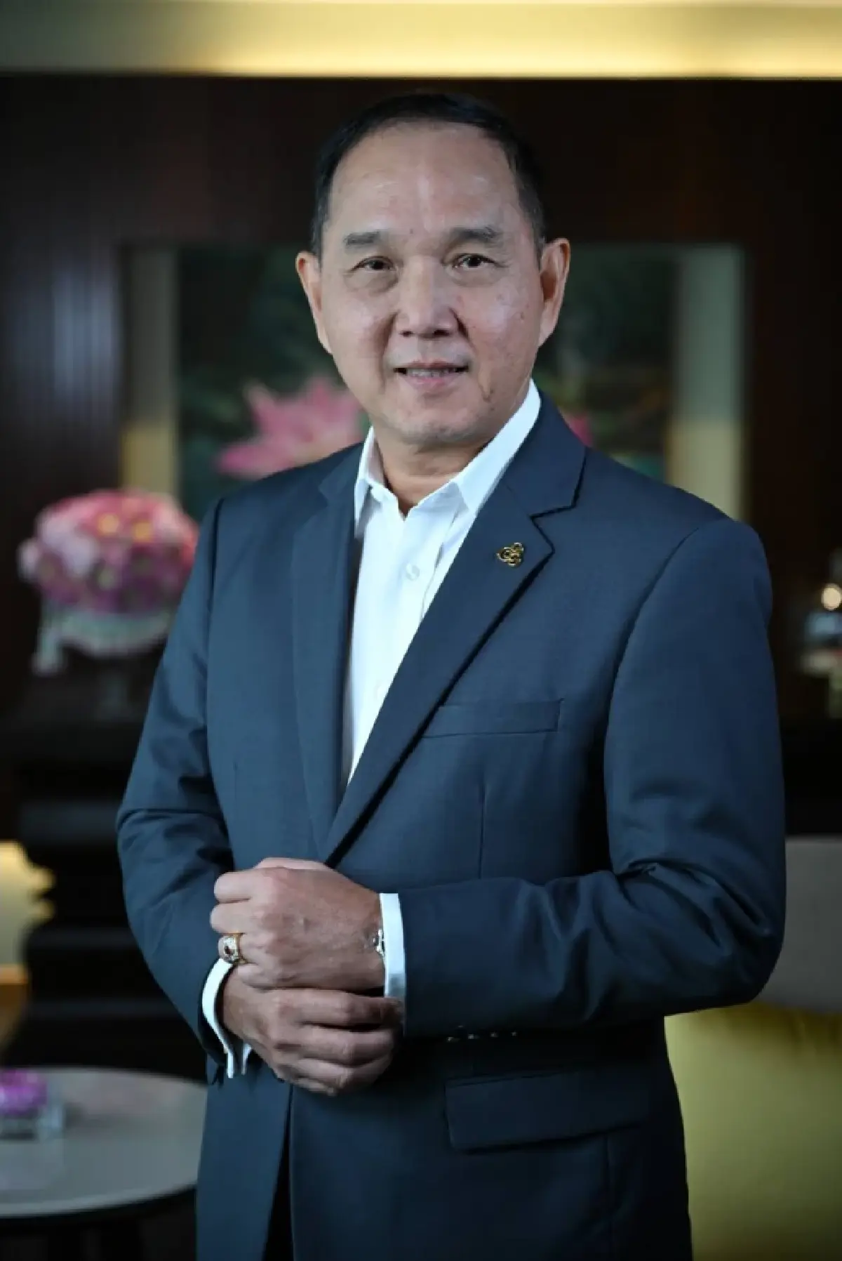 ชาย เอี่ยมศิริ