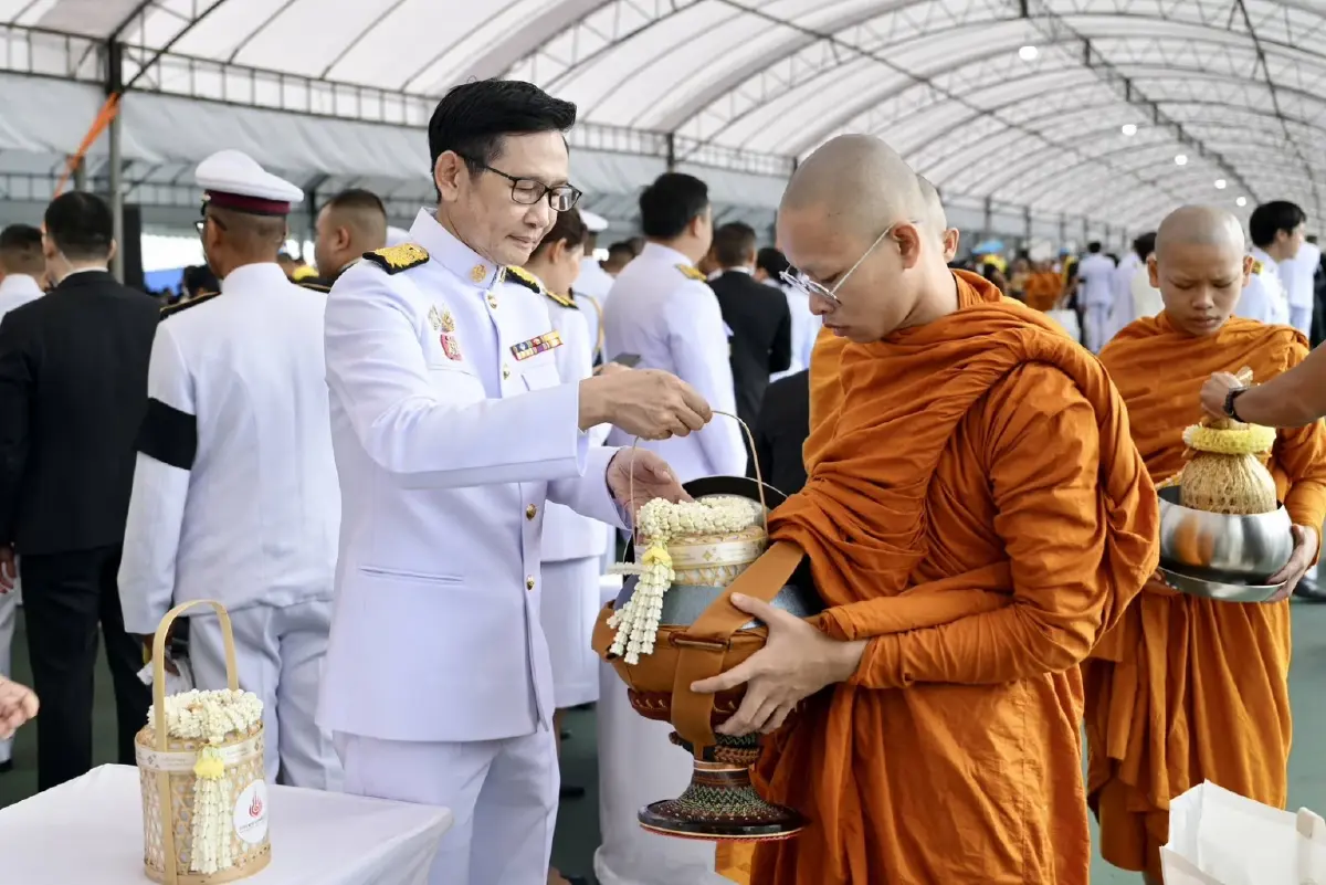 นายกฯ เป็นประธานในพิธีเจริญพระพุทธมนต์ เนื่องในวันพ่อแห่งชาติ