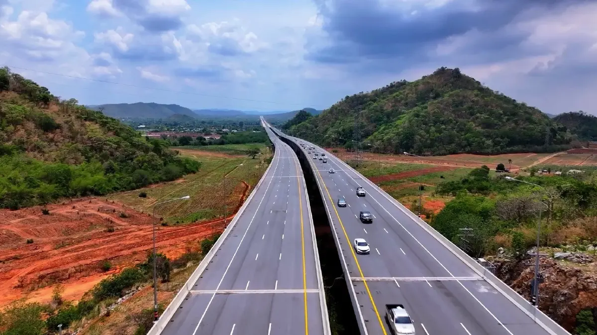 กรมทางหลวงเปิด "มอเตอร์เวย์ M6" บางปะอิน-โคราช วิ่งฟรีตลอดสาย รับปีใหม่ 2569 เริ่ม 26 ธ.ค. นี้