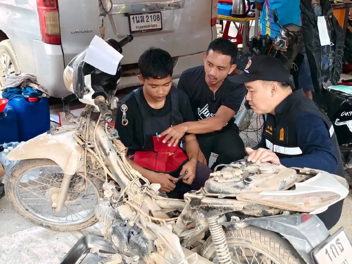 ศูนย์อาชีวะอาสาลงพื้นที่หาดใหญ่ หนุนศูนย์ช่วยเหลือผู้ประสบอุทกภัย