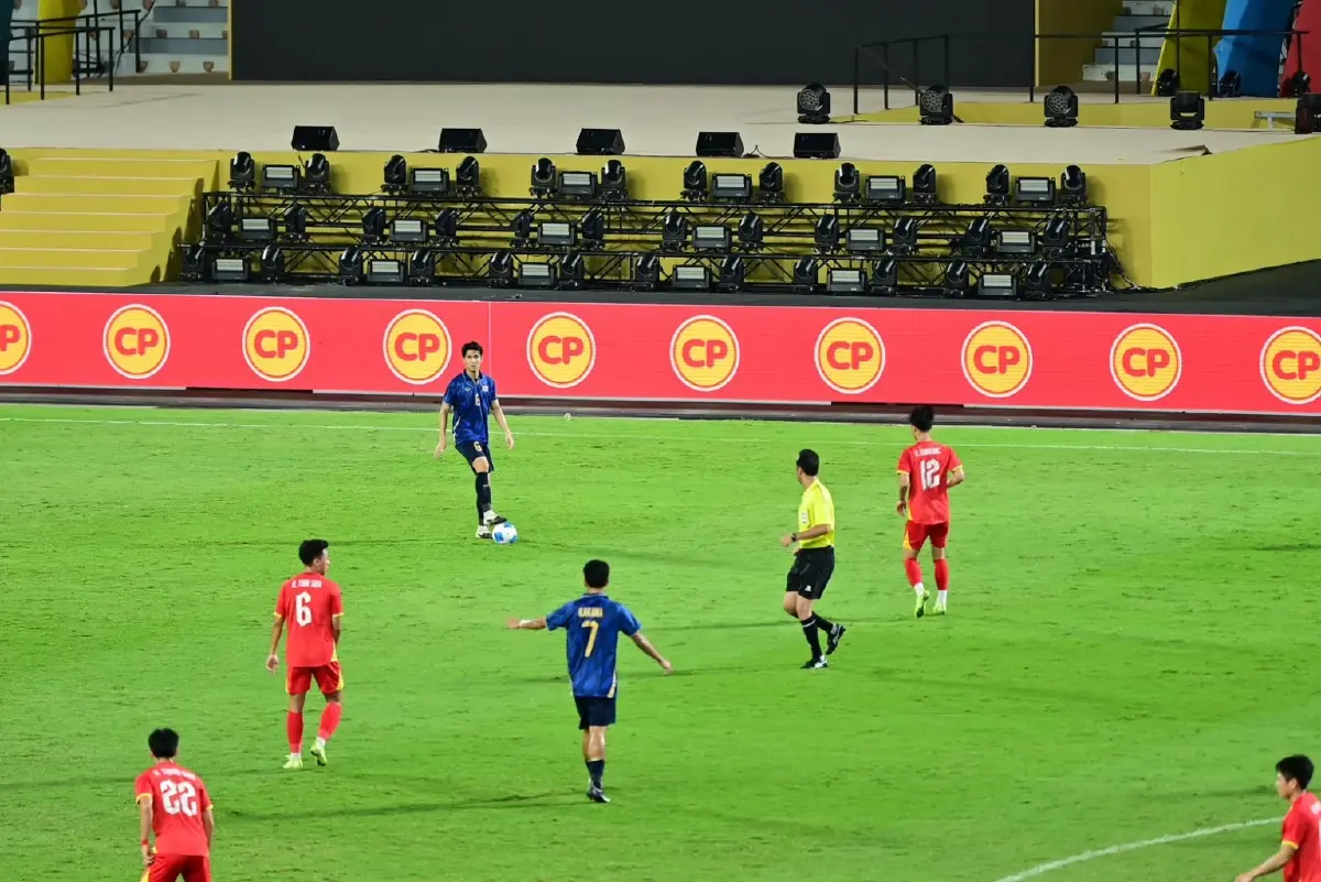 ซีพีร้อยเรียงใจพาแข้ง BUFC ส่งแรงเชียร์นัดชิงฟุตบอลไทยเวียดนาม