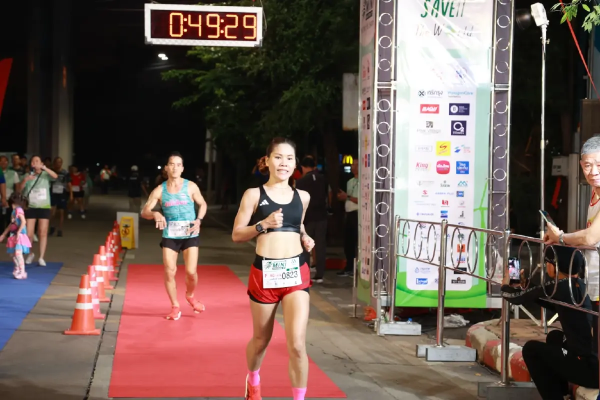 นครธนมินิมาราธอนครั้งที่ 15 รวม 2,000 นักวิ่งรักษ์โลก มอบรายได้สู่สภากาชาดไทย