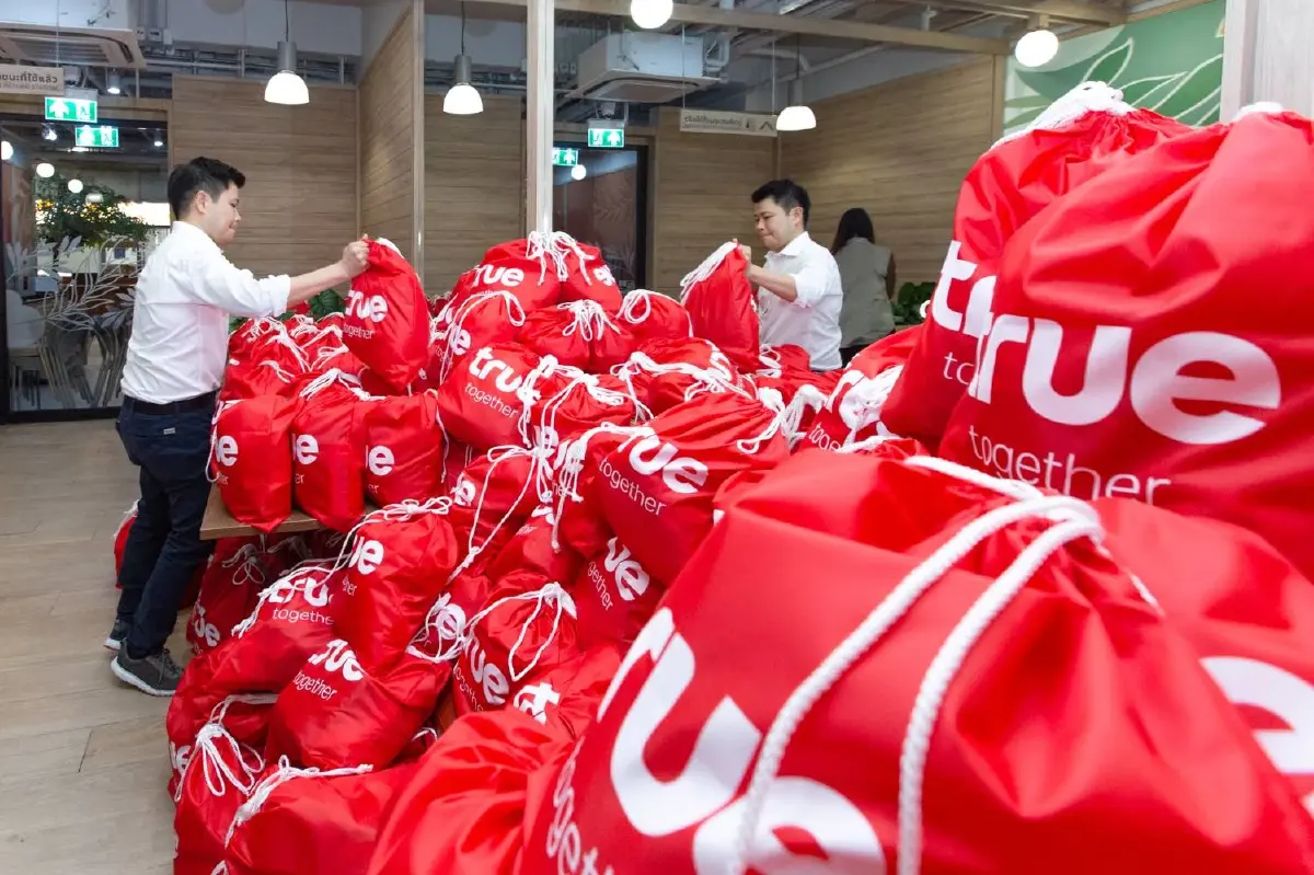 ทรูเร่งแพ็ก ‘ถุงกำลังใจ’ 1,000 ชุด ส่งช่วยเหลือประชาชนในศูนย์อพยพชายแดนไทย-กัมพูชา