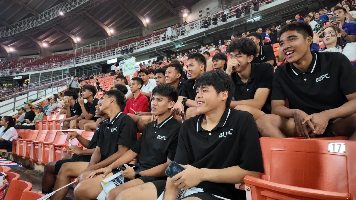 “ซีพีร้อยเรียงใจ” ชวนนักเตะ BUFC ร่วมเชียร์ทีมชาติไทยดวลสิงคโปร์ซีเกมส์