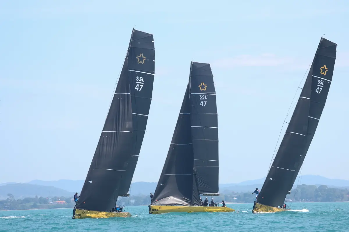 พระราชินีทรงทรงพาเรือใบทีมชาติไทยชนะ 2 เรซ  ซีเกมส์ ครั้งที่ 33